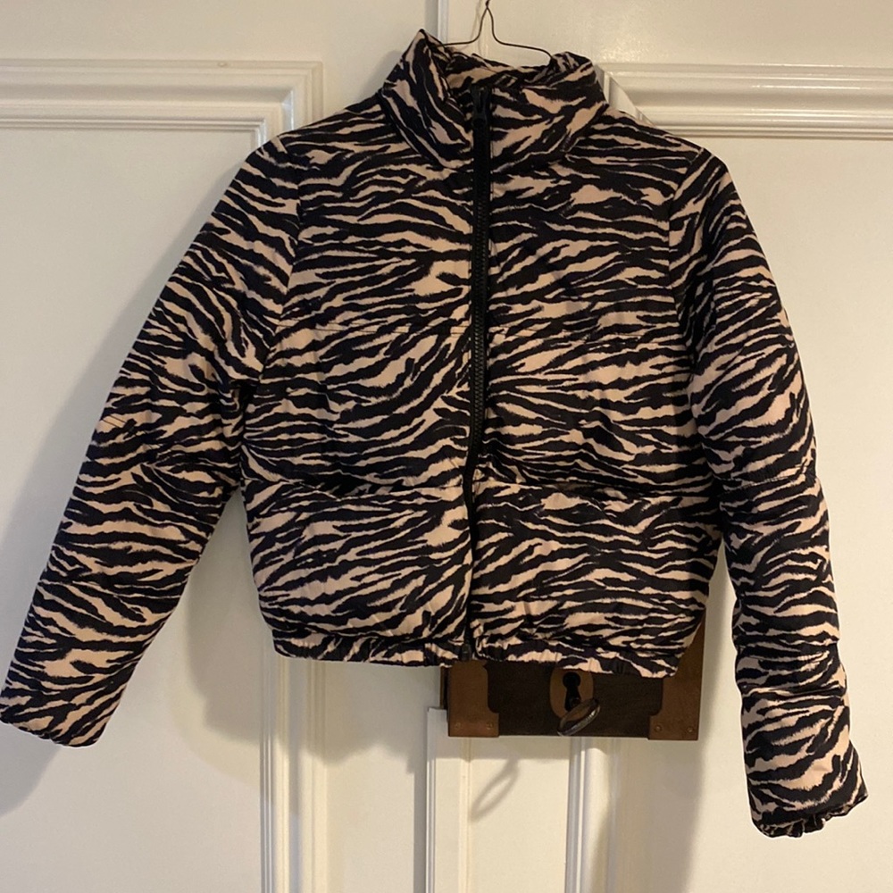 Zebra print puffer
